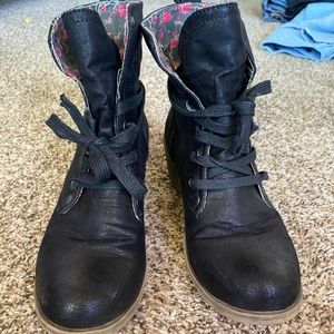 Roxy boots size 9